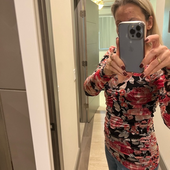 NWOT White House Black Market Shirred Floral top with Black lining. Size S. - Picture 6 of 7